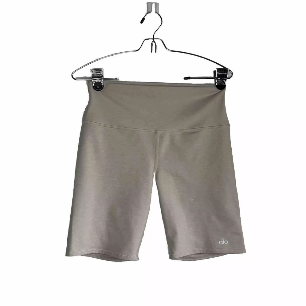 ALO Yoga Women's High-Waist Biker Shorts in Light Gray